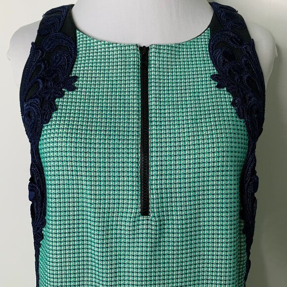 Veronica Beard Women's Green Black Sheath Embroidery Floral 1/2 Zip Dress Size 2 - Picture 3 of 10